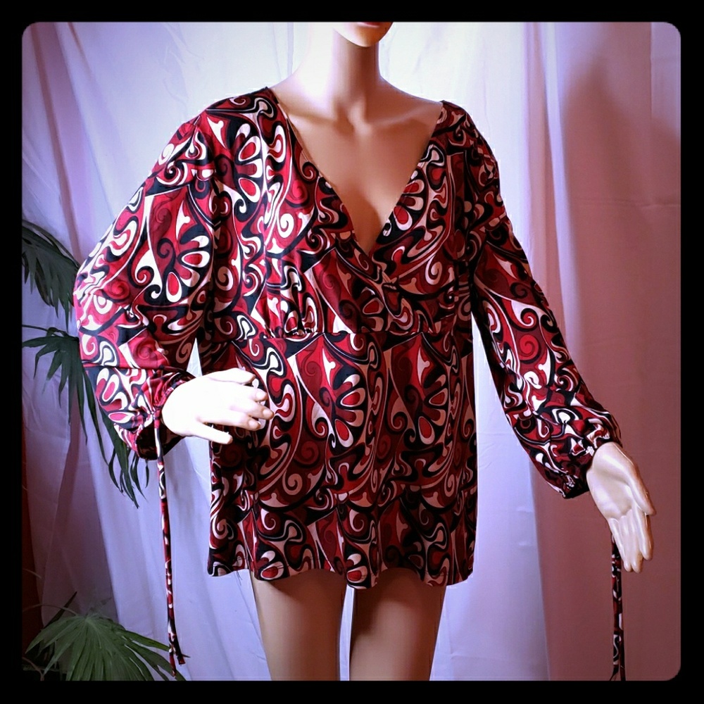 Serenade black, red, cream blouse